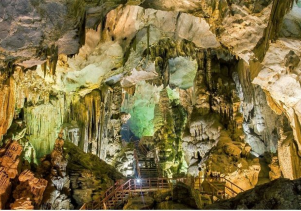 Ban quản lý Vườn quốc gia Nakai – Nậm Thơn, tỉnh Khăm Muồn, Lào thăm, chúc Tết BQL VQG Phong Nha – Kẻ Bàng