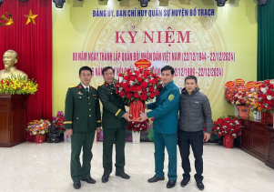 Ban chỉ huy quân sự VQG Phong Nha – Kẻ Bàng thăm, chúc mừng Ban chỉ huy quân sự huyện Bố Trạch nhân kỷ niệm 80 năm Ngày thành lập Quân đội nhân dân Việt Nam và 35 năm Ngày hội Quốc phòng toàn dân