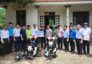 BQL VQG Phong Nha – Kẻ Bàng hỗ trợ phát triển sản xuất cho cộng đồng bản Chăm Pu, xã Thượng Trạch