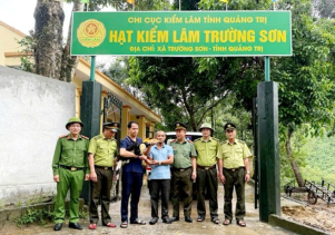 Tiếp nhận cá thể Hồng Hoàng quý, hiếm để cứu hộ