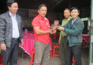 Người dân tự nguyện giao nộp động vật hoang dã quý hiếm