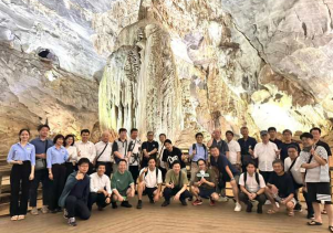 Đoàn công tác Công ty TNHH Ngân hàng Yamanashi Chuo Ippei Kagami (Nhật Bản) tham quan Động Phong Nha