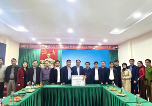 Đảng ủy xã Phong Nha thăm, chúc tết và làm việc với Trung tâm Du lịch Phong Nha - Kẻ Bàng