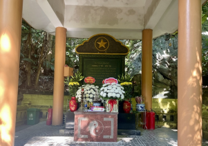 Bài thuyết minh tại di tích Hang Y Tá