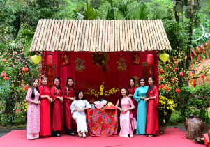 Nữ cán bộ, công chức, viên chức, người lao động VQG Phong Nha - Kẻ Bàng hưởng ứng Tuần lễ Áo dài năm 2026