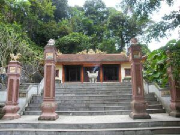 Đền tưởng niệm các anh hùng liệt sỹ Đường 20 – Quyết Thắng