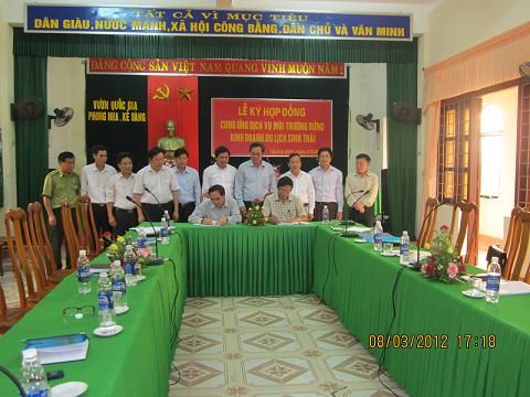 anh ky hop dong 4.JPG
