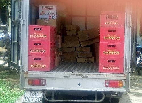 Boxes in the back of a truck

Description automatically generated