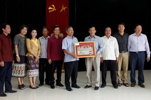 https://phongnhakebang.vn/uploads/news/2017_10/anh-lao-2.jpg?1507620076989