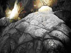 A close-up of a rock formation

Description automatically generated